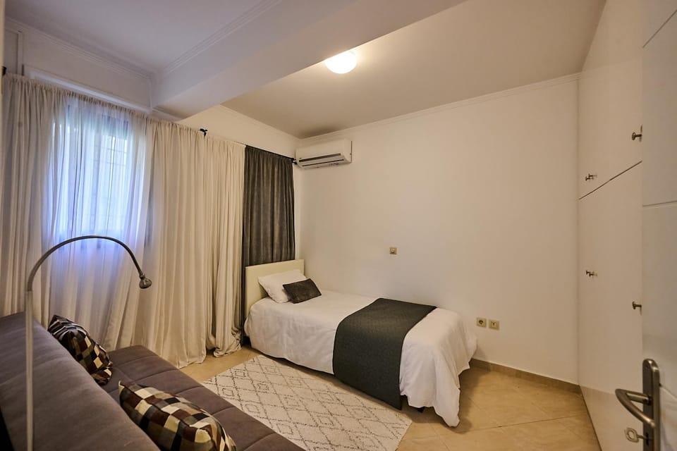 Bed, Bedroom, air conditioner