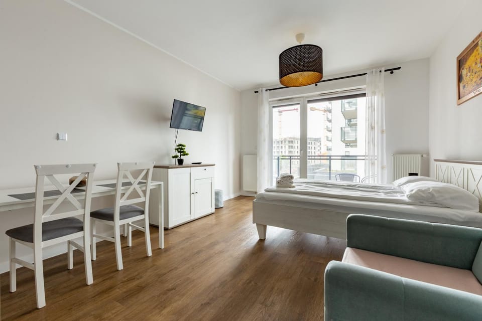 Bed, TV and multimedia, Kitchen or kitchenette, Living room, Photo of the whole room, Seating area, Dining area, Bedroom