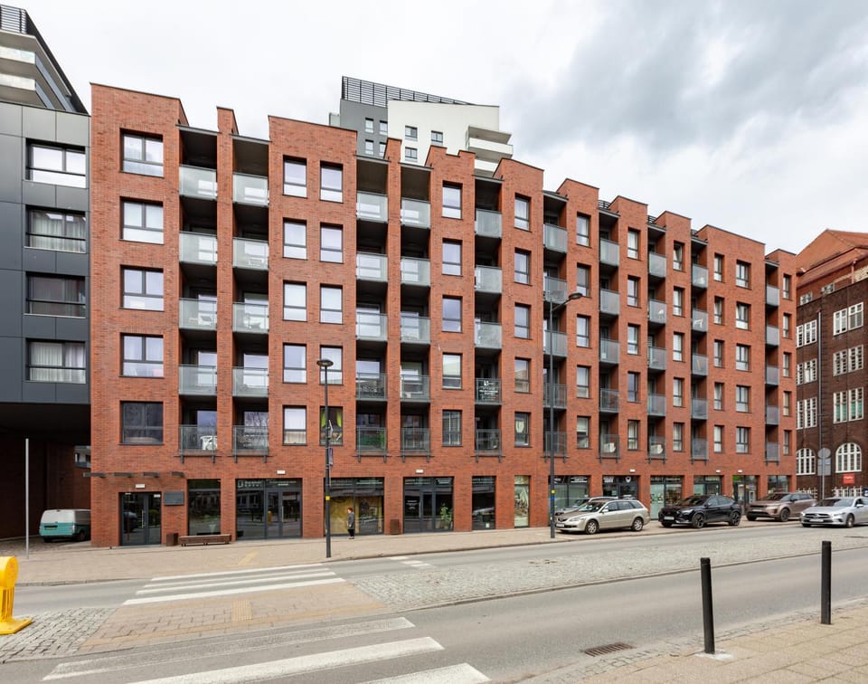 Property building, Neighbourhood, Location