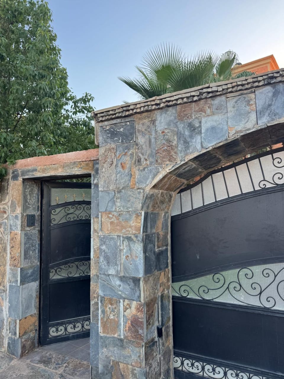 Facade/entrance