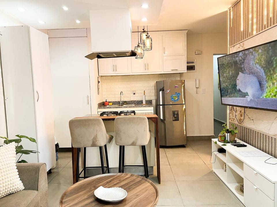 Dining area, kitchen