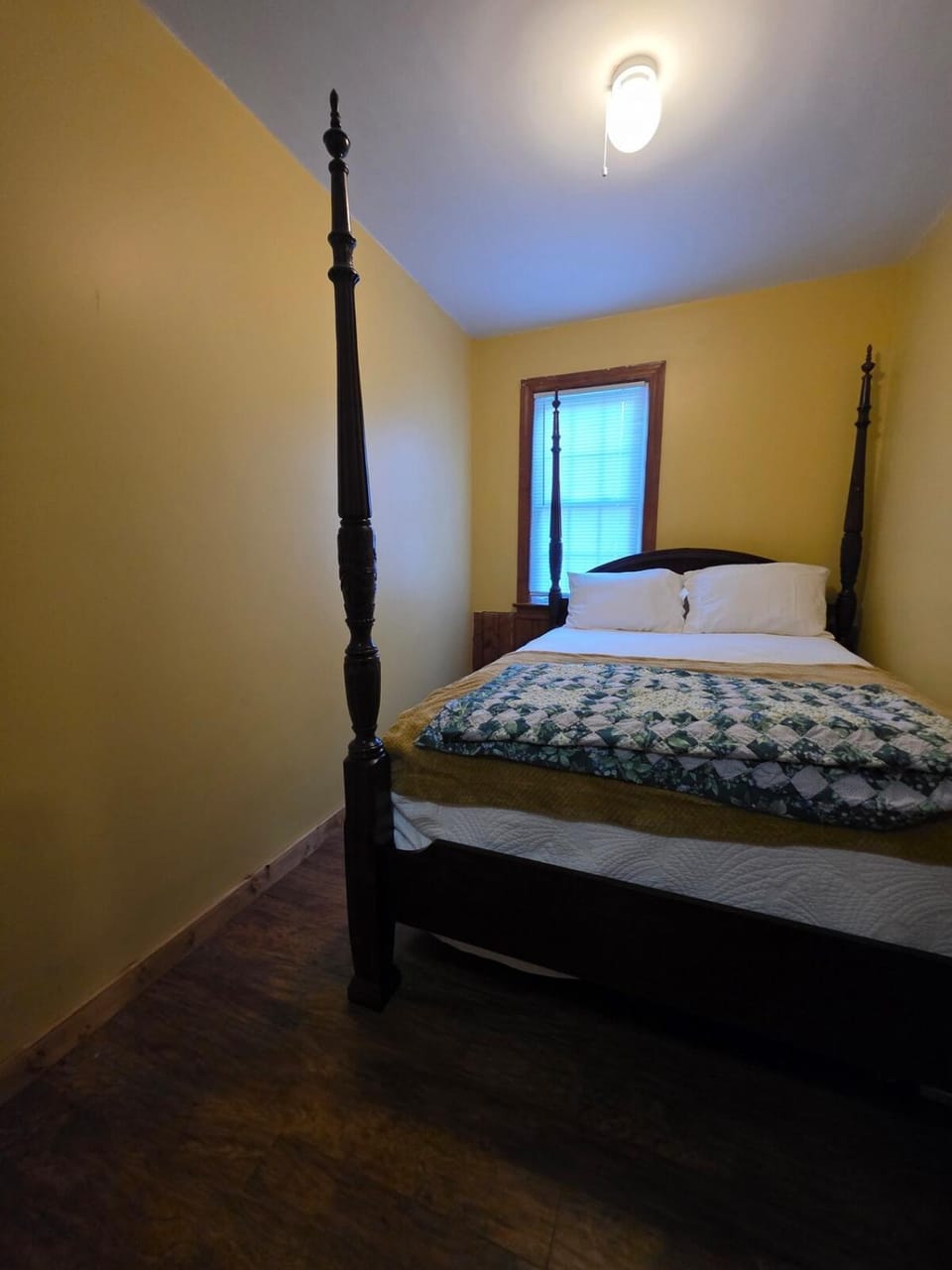The Green Duck Lodge at Fort Landing in Alligator House in North Carolina