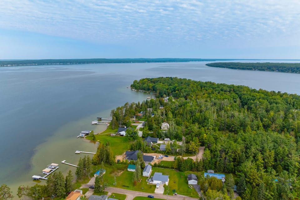 Boat Friendly Mullett Lake Home 3 Mi to Marina House in Michigan