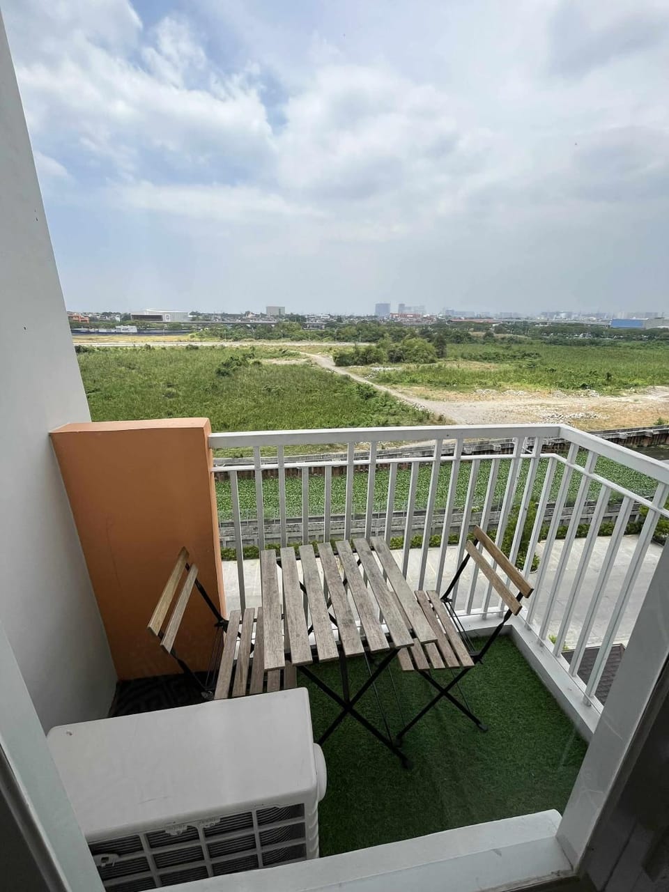 2 bedroom modern unit Apartment hotel in Las Pinas