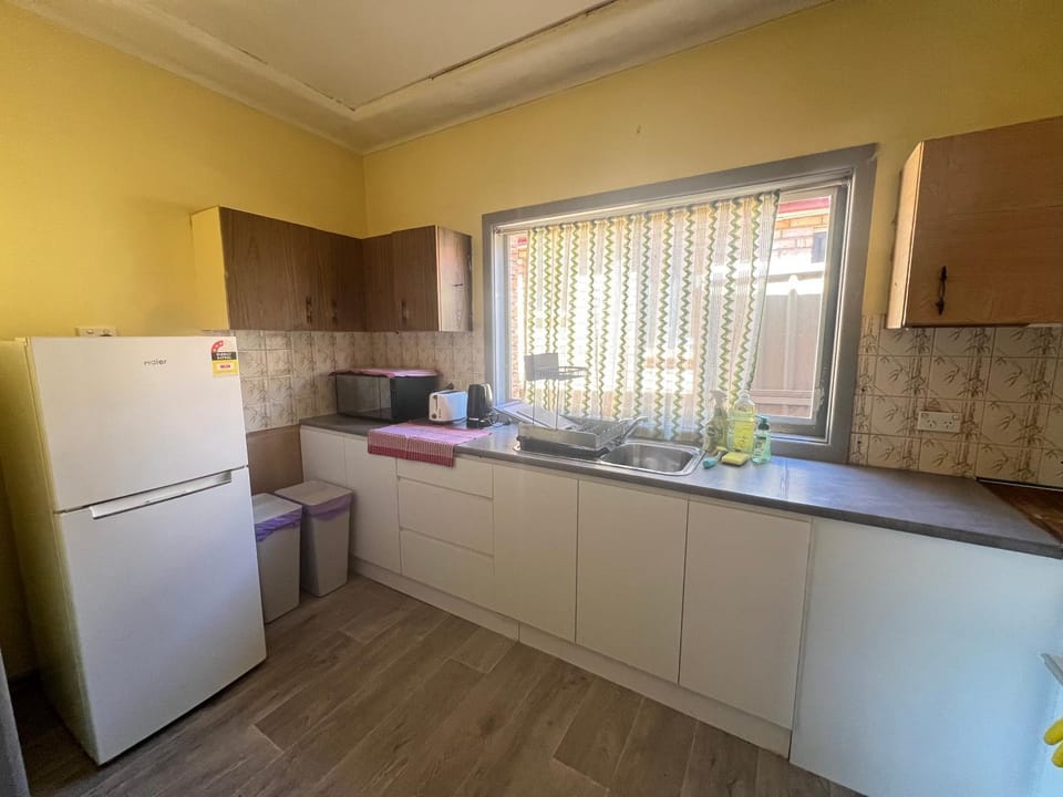 Cozy Queen Room Next to Station and Shops - PH6 Vacation rental in Sydney