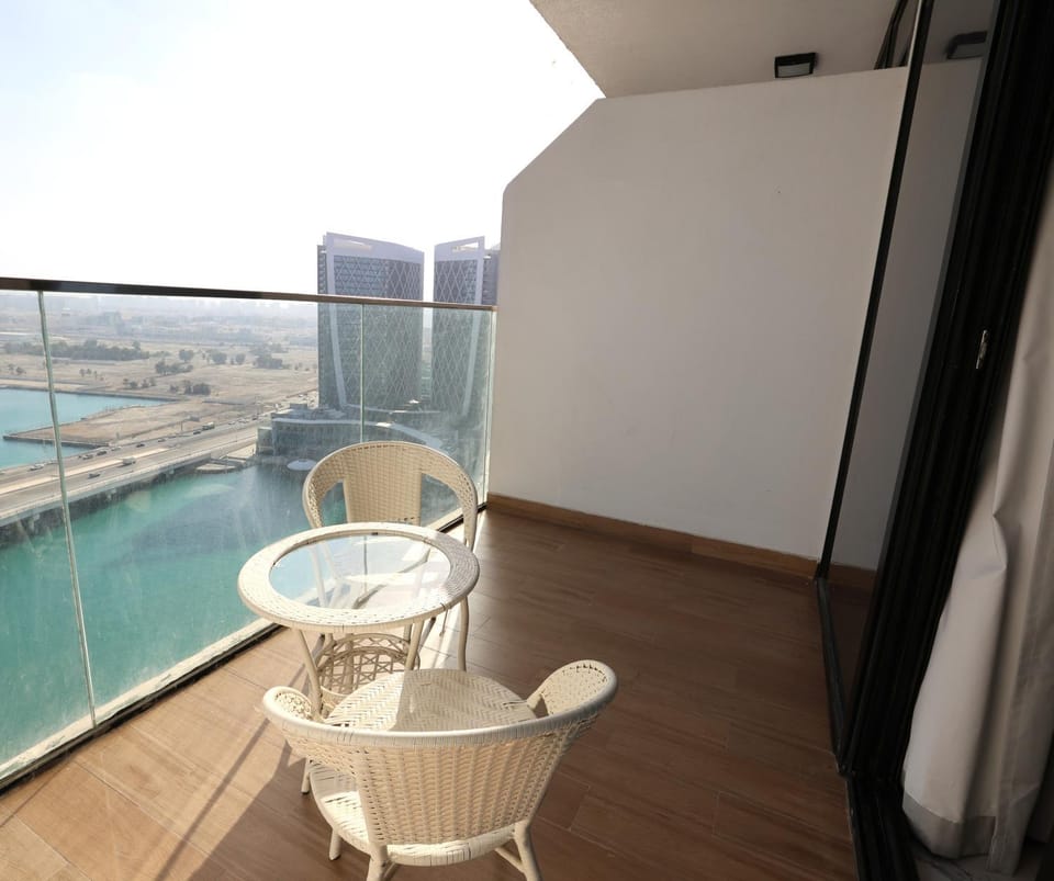 Balcony/Terrace, Seating area, Pool view, Swimming pool