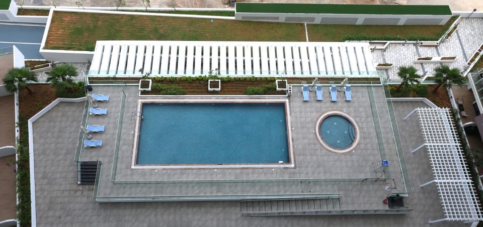 Day, Pool view, Swimming pool, sunbed