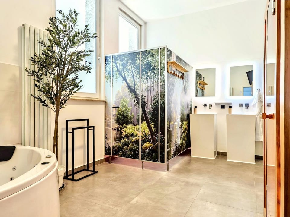 Shower, Toilet, Hot Tub, Sauna, Bathroom, Bath, bidet