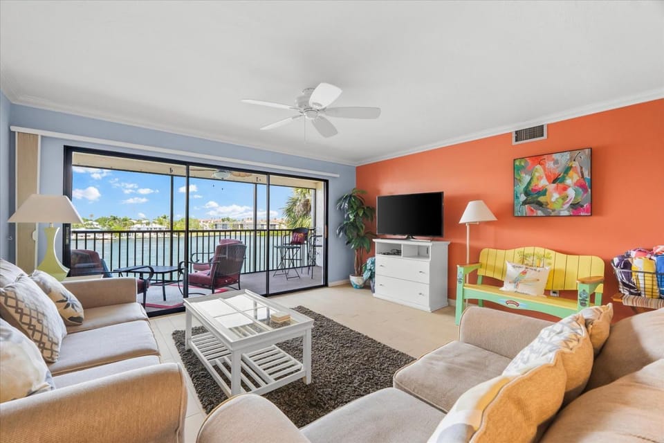 Book Me Baby! Bayview Beauty at Siesta Key Apartment in Siesta Key