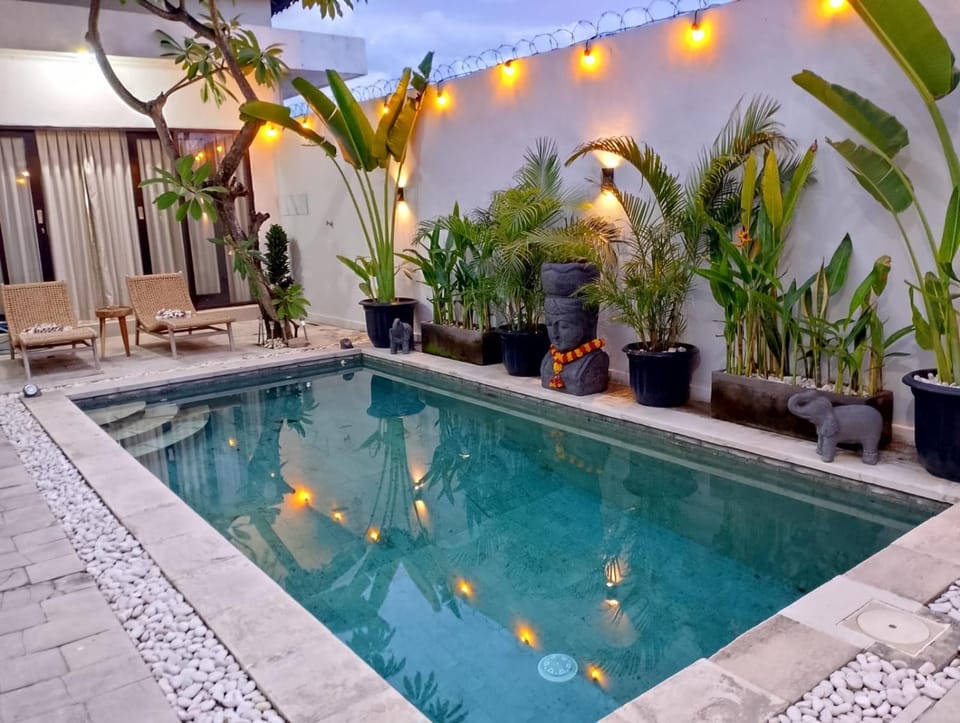 Garden, Garden, Pool view