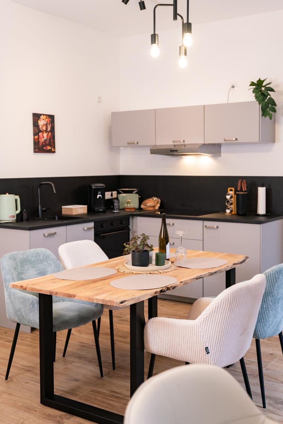 Coffee/tea facilities, Kitchen or kitchenette