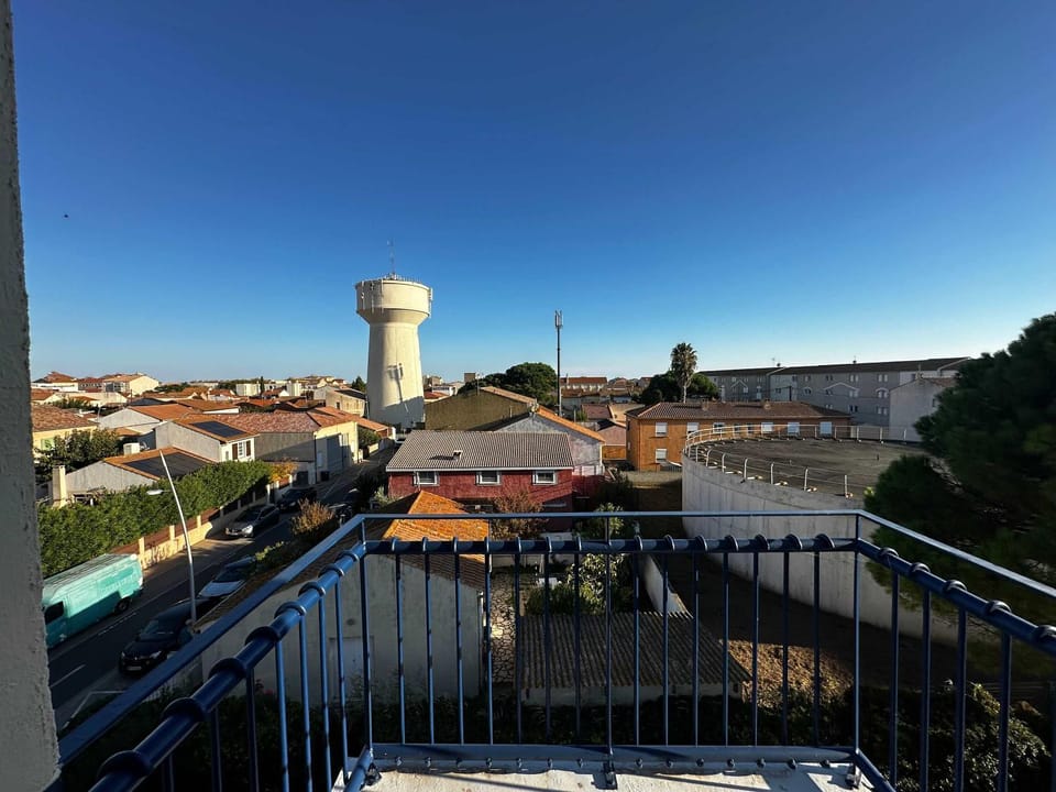 Appartement T3 a 500 m de la plage et des commerces Apartment in Occitanie