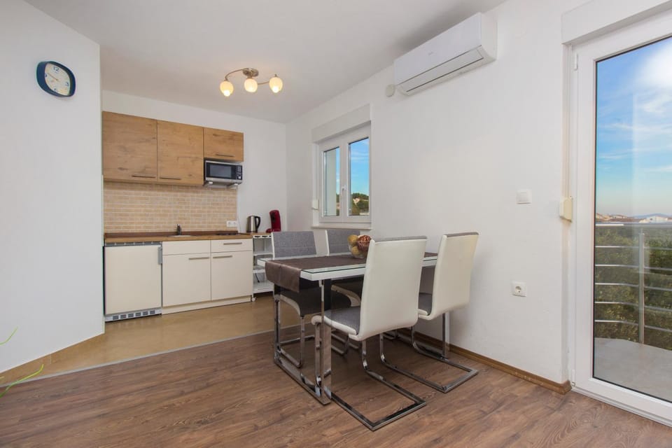 Kitchen or kitchenette, Living room, Dining area