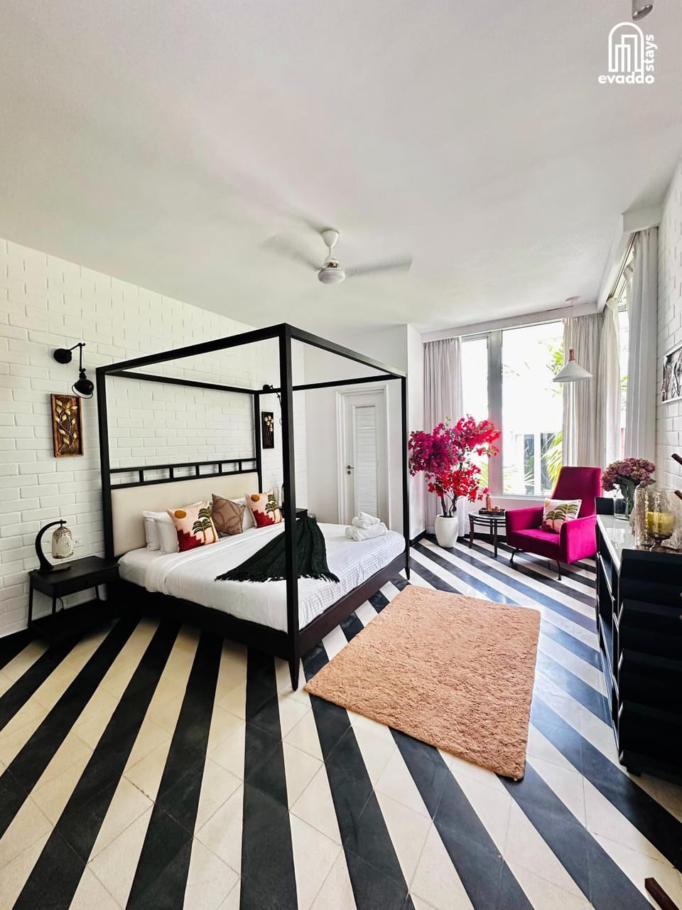 Photo of the whole room, Bedroom