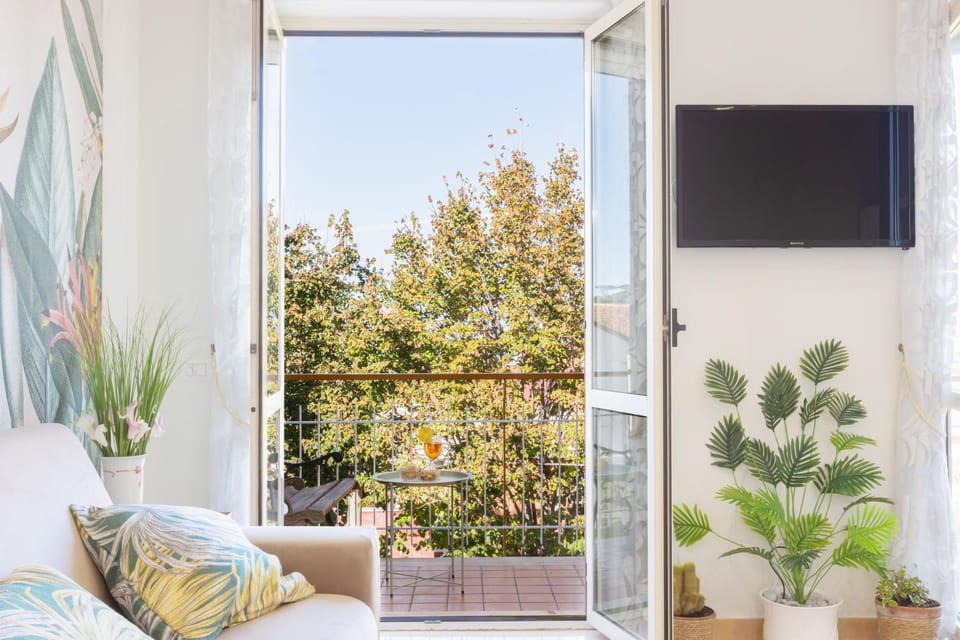 Day, TV and multimedia, View (from property/room), Balcony/Terrace