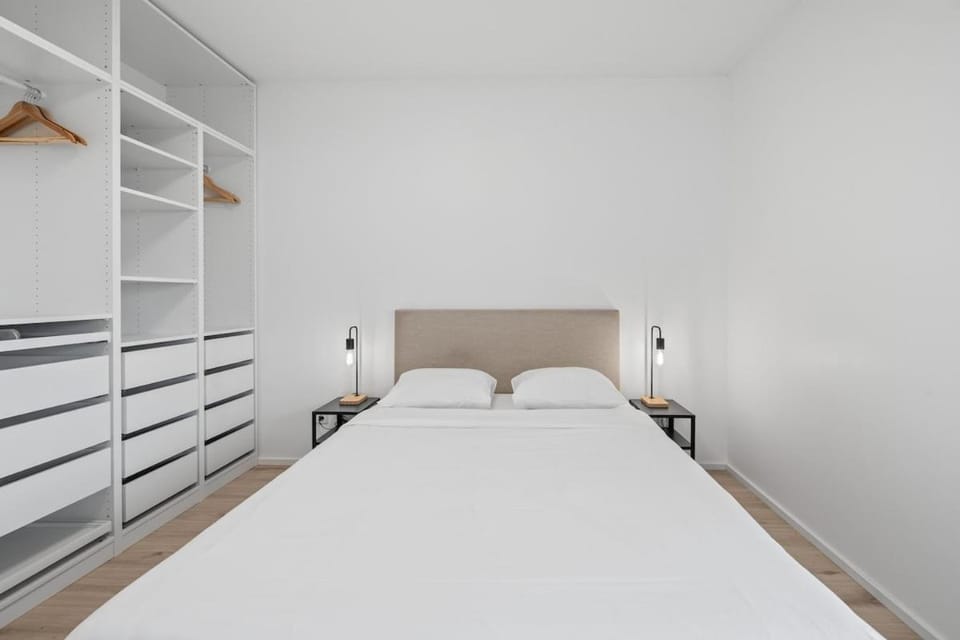 1 Bedroom Apartment - 5 Min Walk to Train Station Apartment in Luxembourg District, Luxembourg