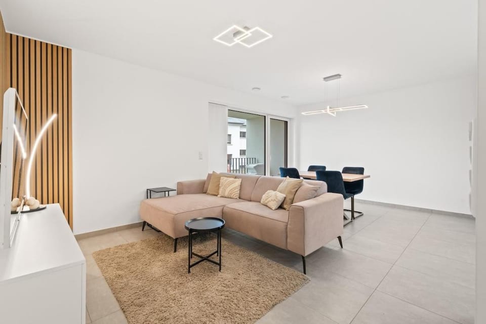 1 Bedroom Apartment - 5 Min Walk to Train Station Apartment in Luxembourg District, Luxembourg