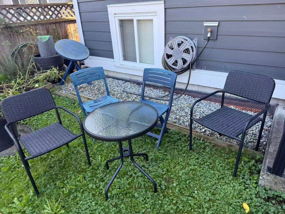 Garden, Seating area, Garden view