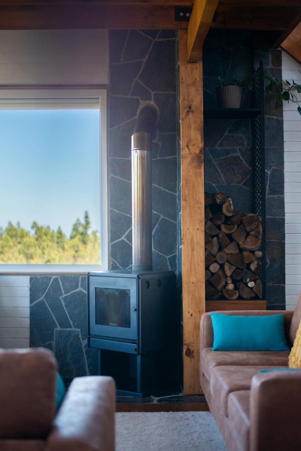 Seating area, fireplace