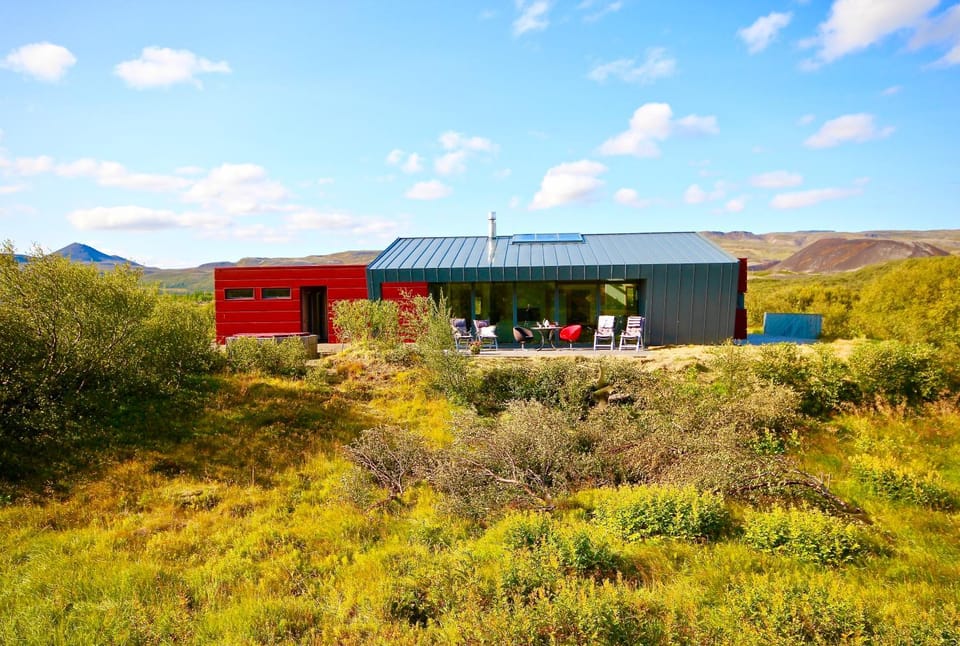 Property building, Day, Natural landscape, Summer, Mountain view