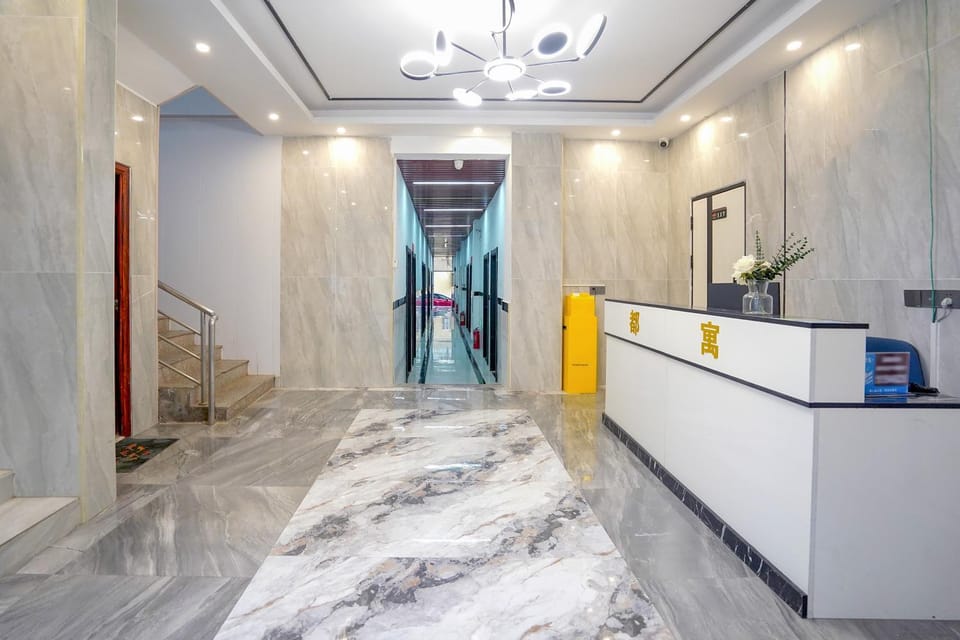 Lobby or reception, elevator