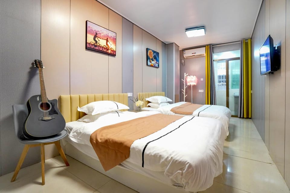 Bed, TV and multimedia, Photo of the whole room, Bedroom, air conditioner