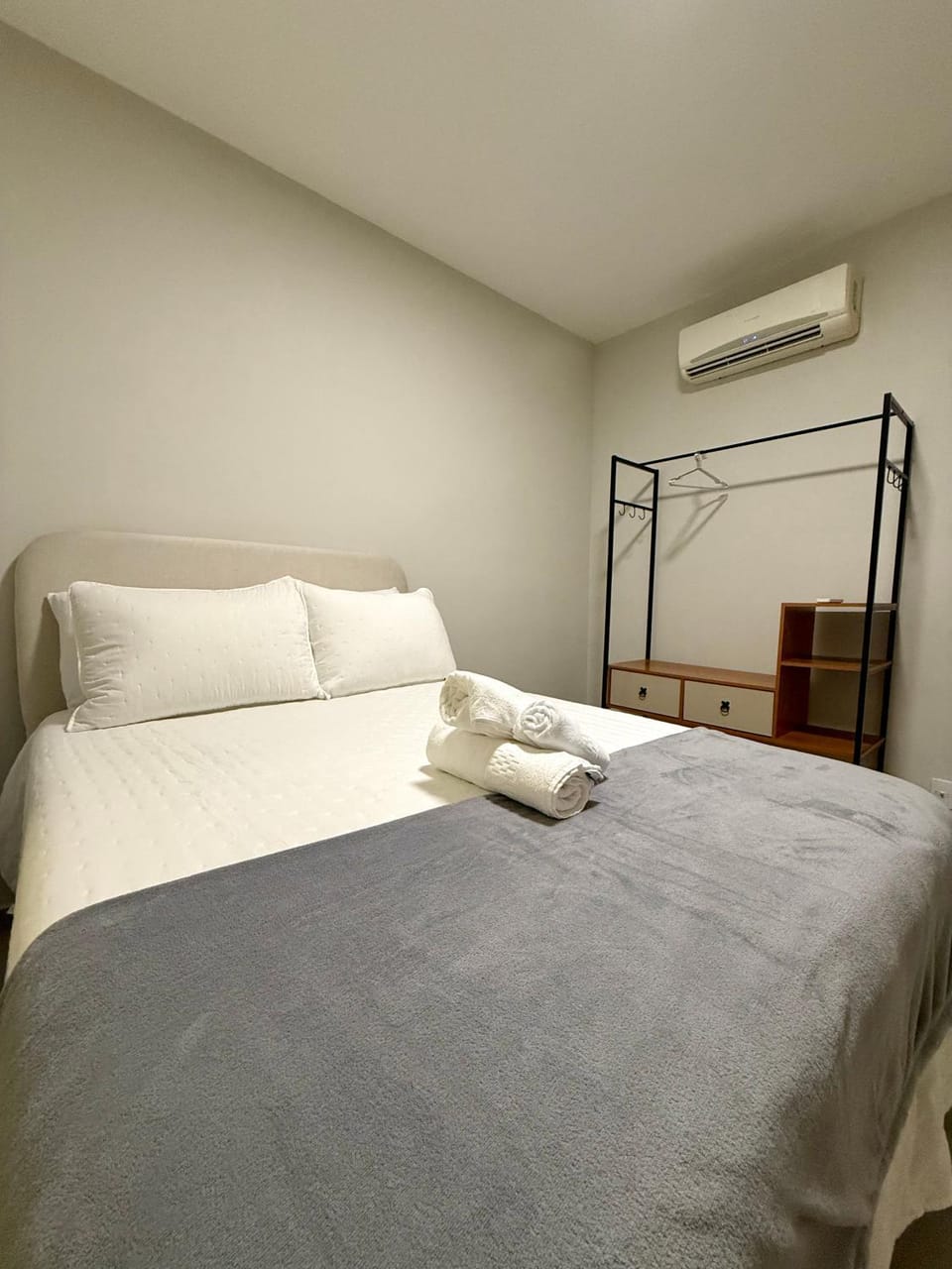 Bed, Photo of the whole room, Bedroom, towels, air conditioner