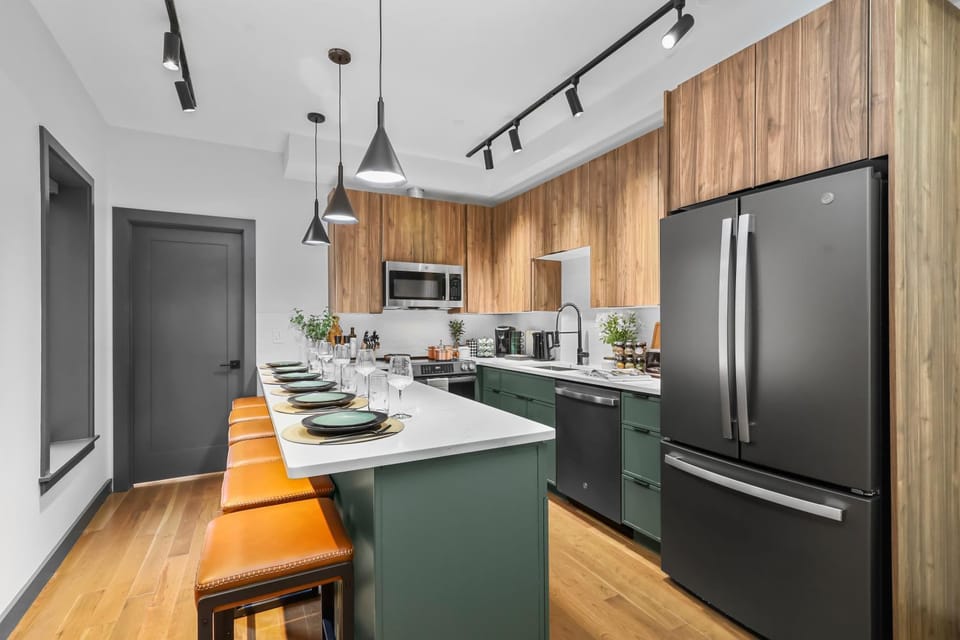 Kitchen or kitchenette, Dining area, dishwasher, oven, stove