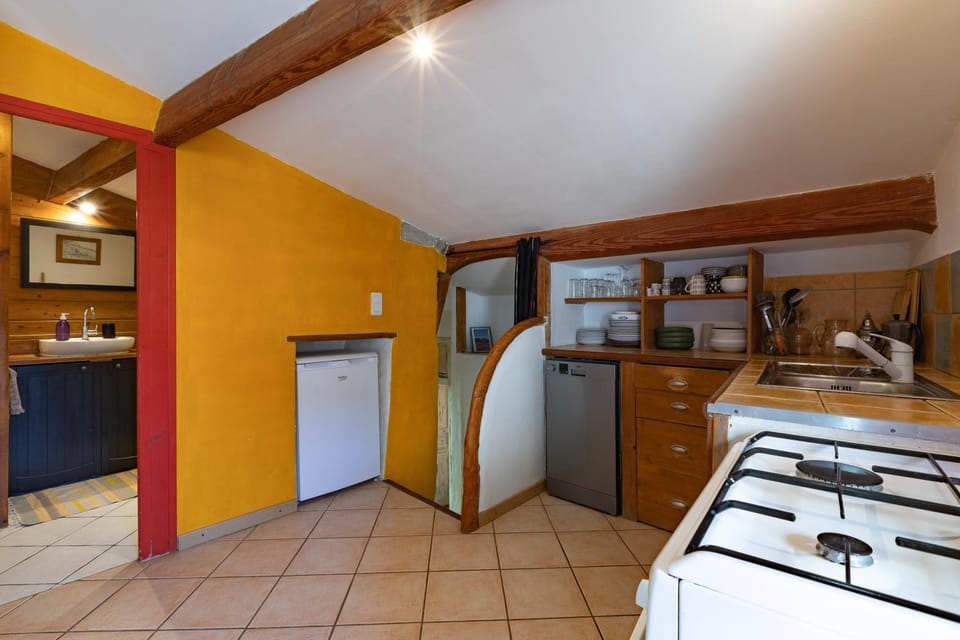 Kitchen or kitchenette, Living room