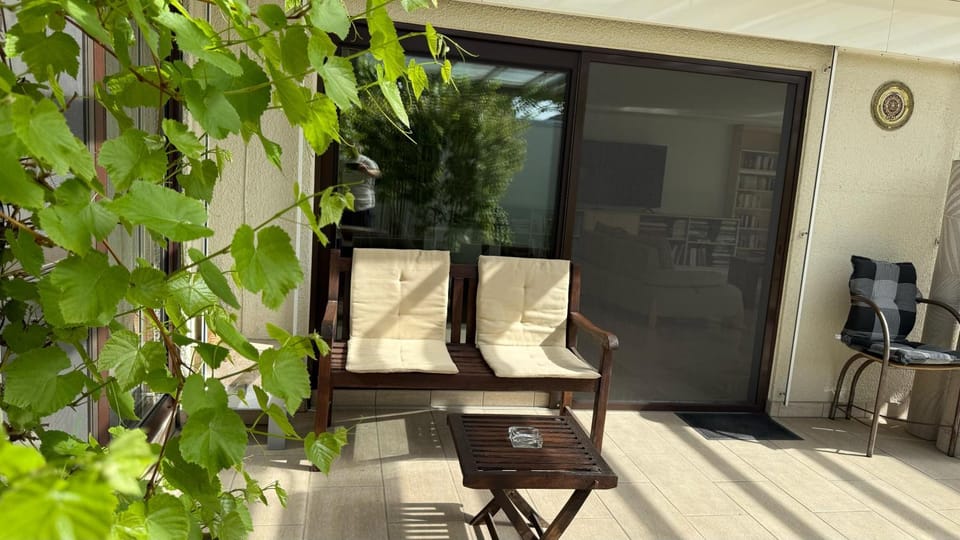 Patio, Garden, View (from property/room), Balcony/Terrace, Balcony/Terrace, Seating area, Garden view, sunbed