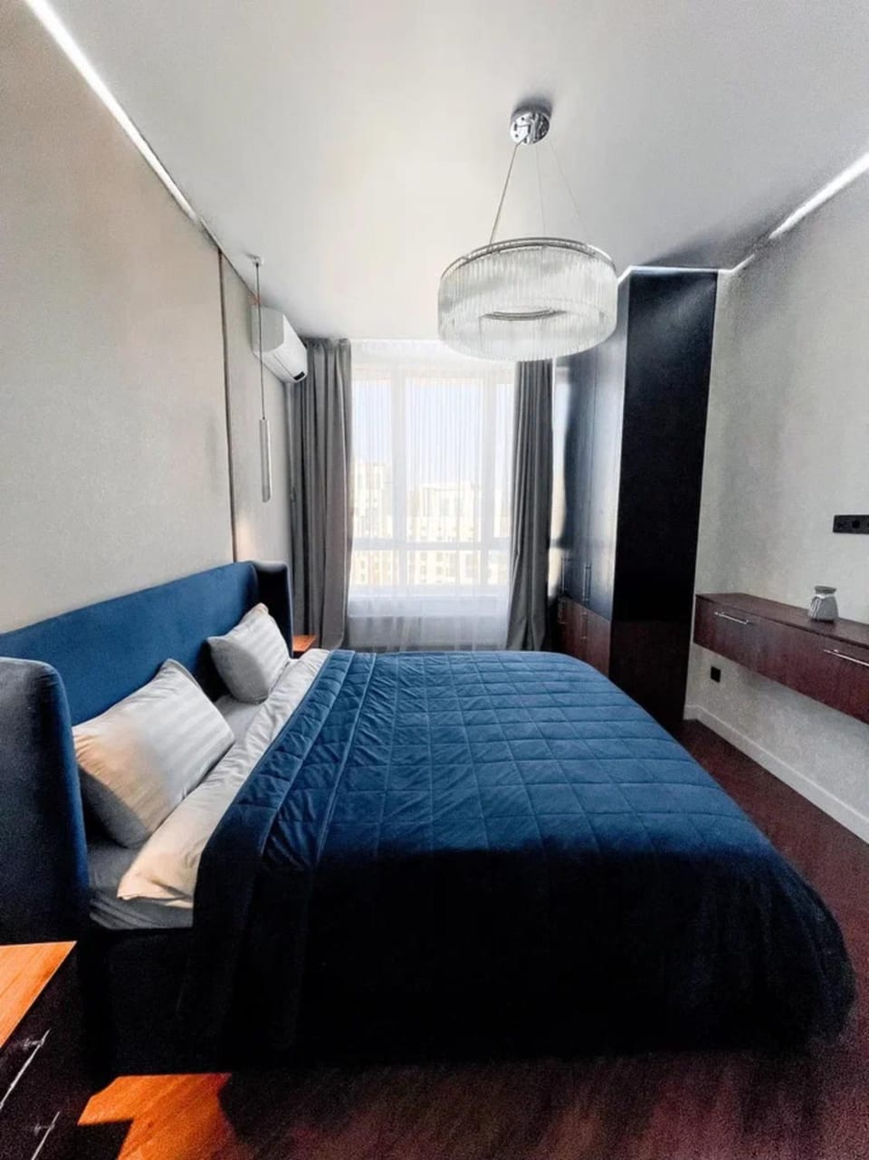 Bed, Bedroom, wardrobe, air conditioner