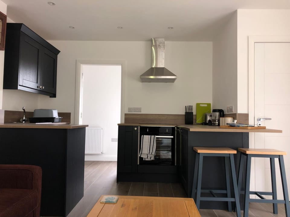 Kitchen or kitchenette, Dining area, dishwasher, oven, stove