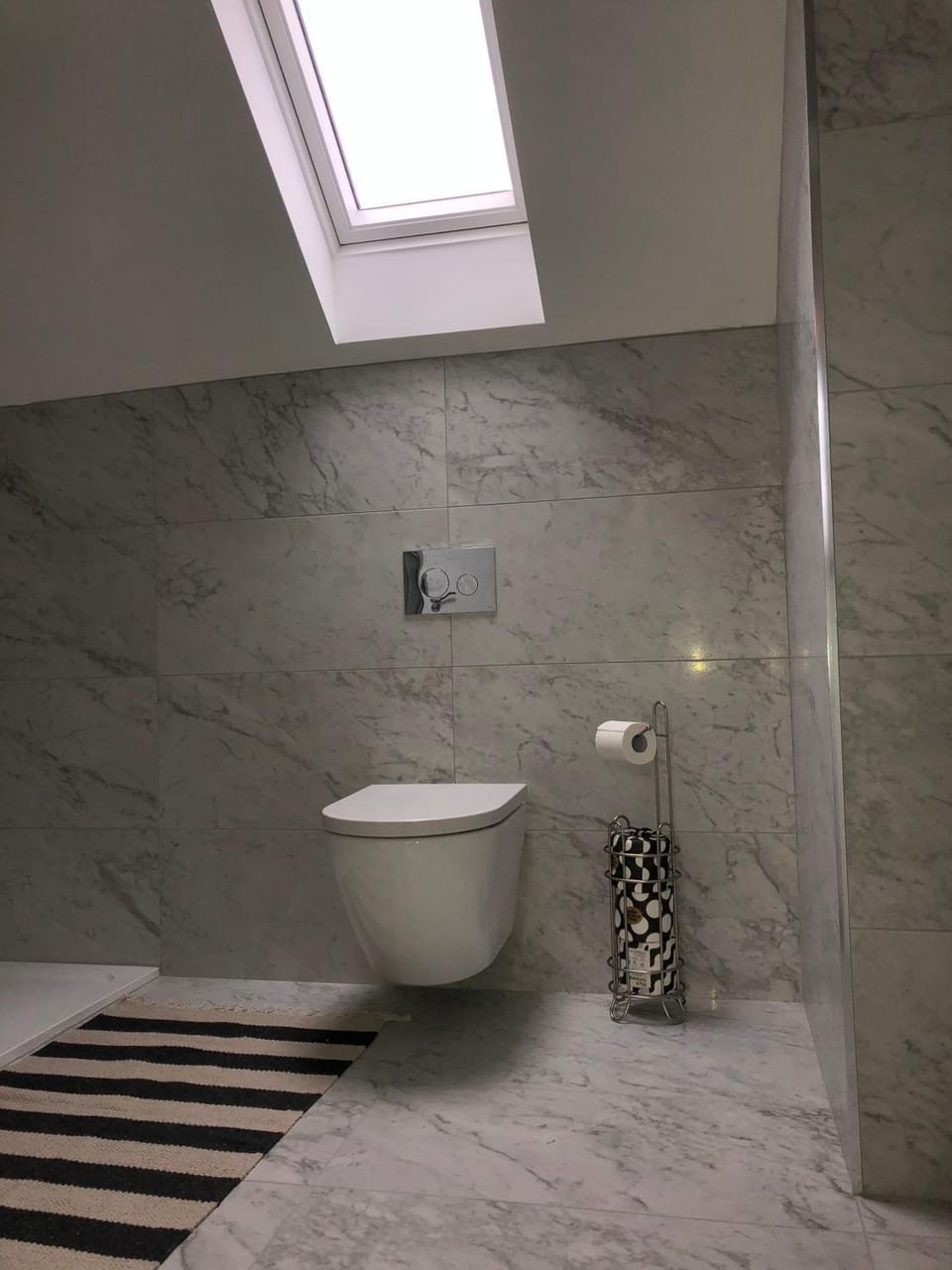Toilet, Bathroom, Decorative detail