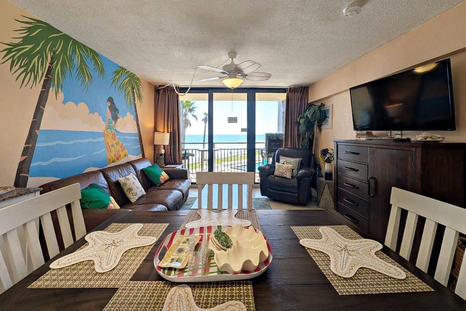 Hawaiian Inn Beach Resort Unit #306 House in Daytona Beach Shores