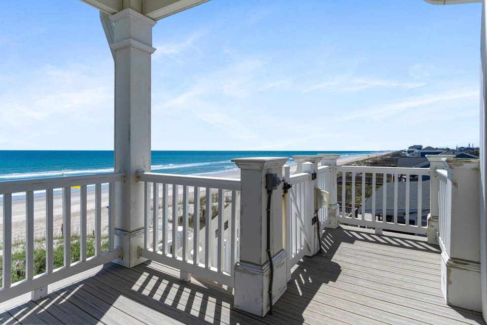 Aqua Vista by Emerald Isle Realty House in Emerald Isle