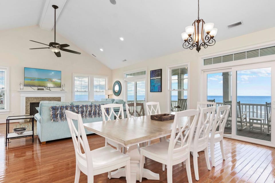 Aqua Vista by Emerald Isle Realty House in Emerald Isle