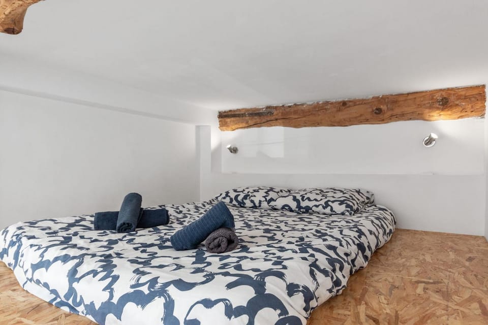 Le Garibaldi - City centre - Bright - AC Apartment in Nice