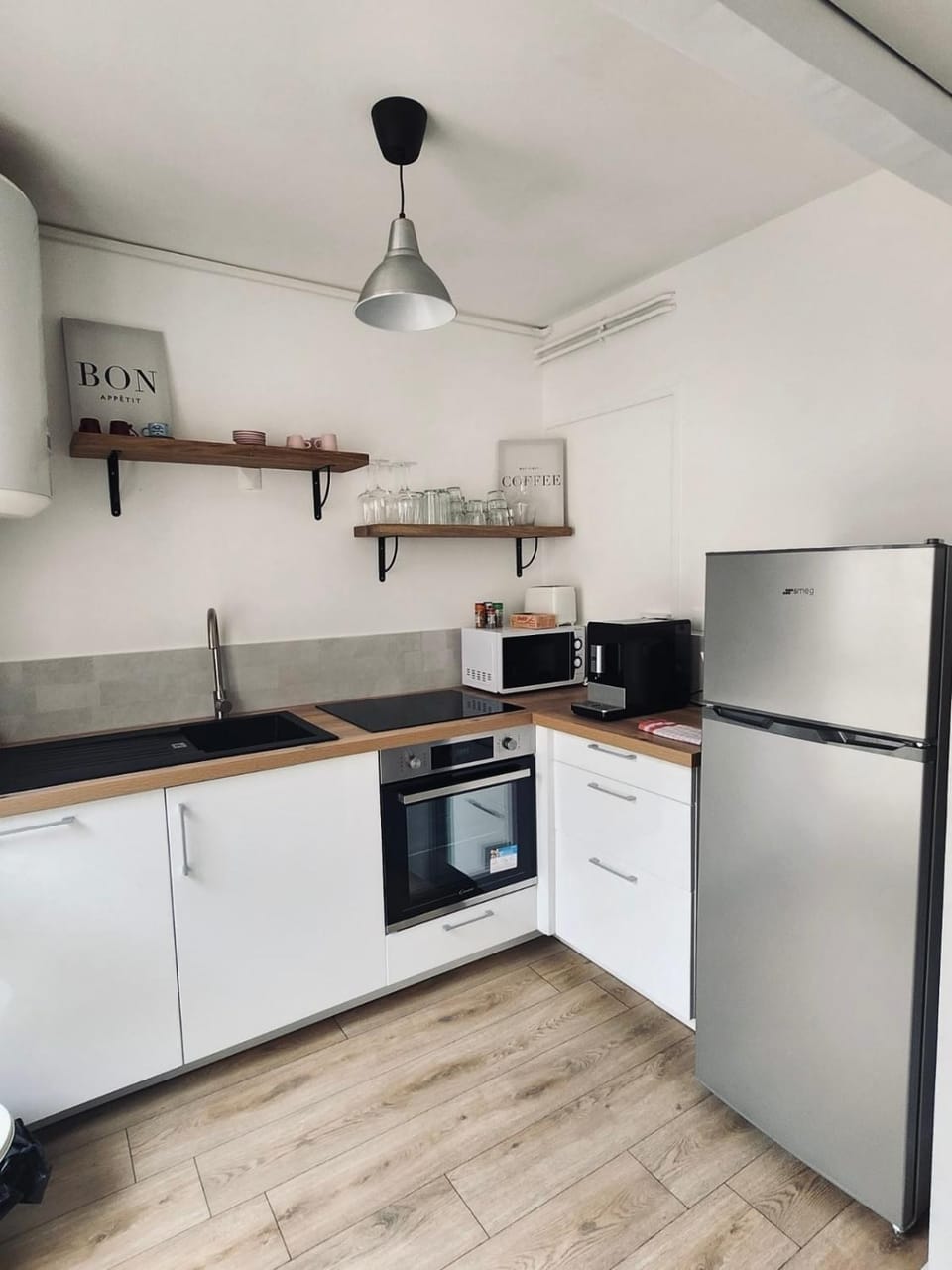 Kitchen or kitchenette