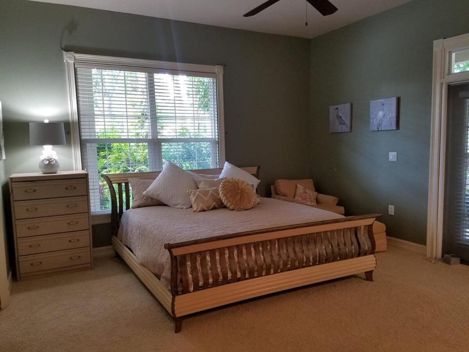 A Little Slice of Heaven Apartment in East Naples