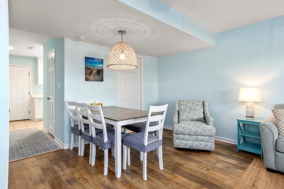 Pine Knoll Townes 126 by Emerald Isle Realty Apartment in Pine Knoll Shores