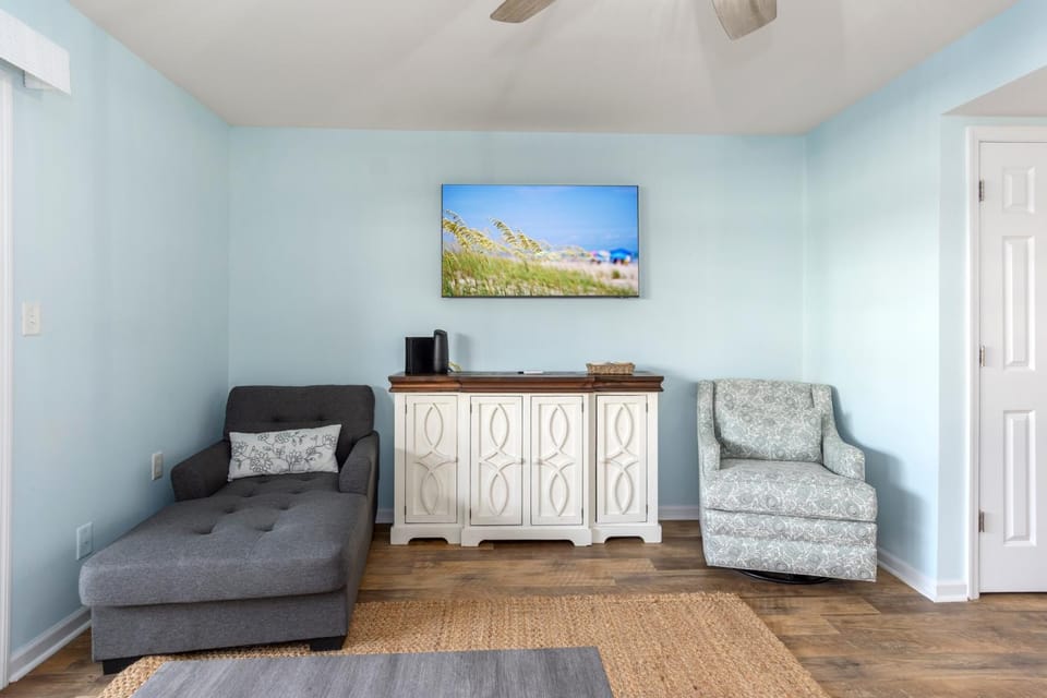 Pine Knoll Townes 126 by Emerald Isle Realty Apartment in Pine Knoll Shores