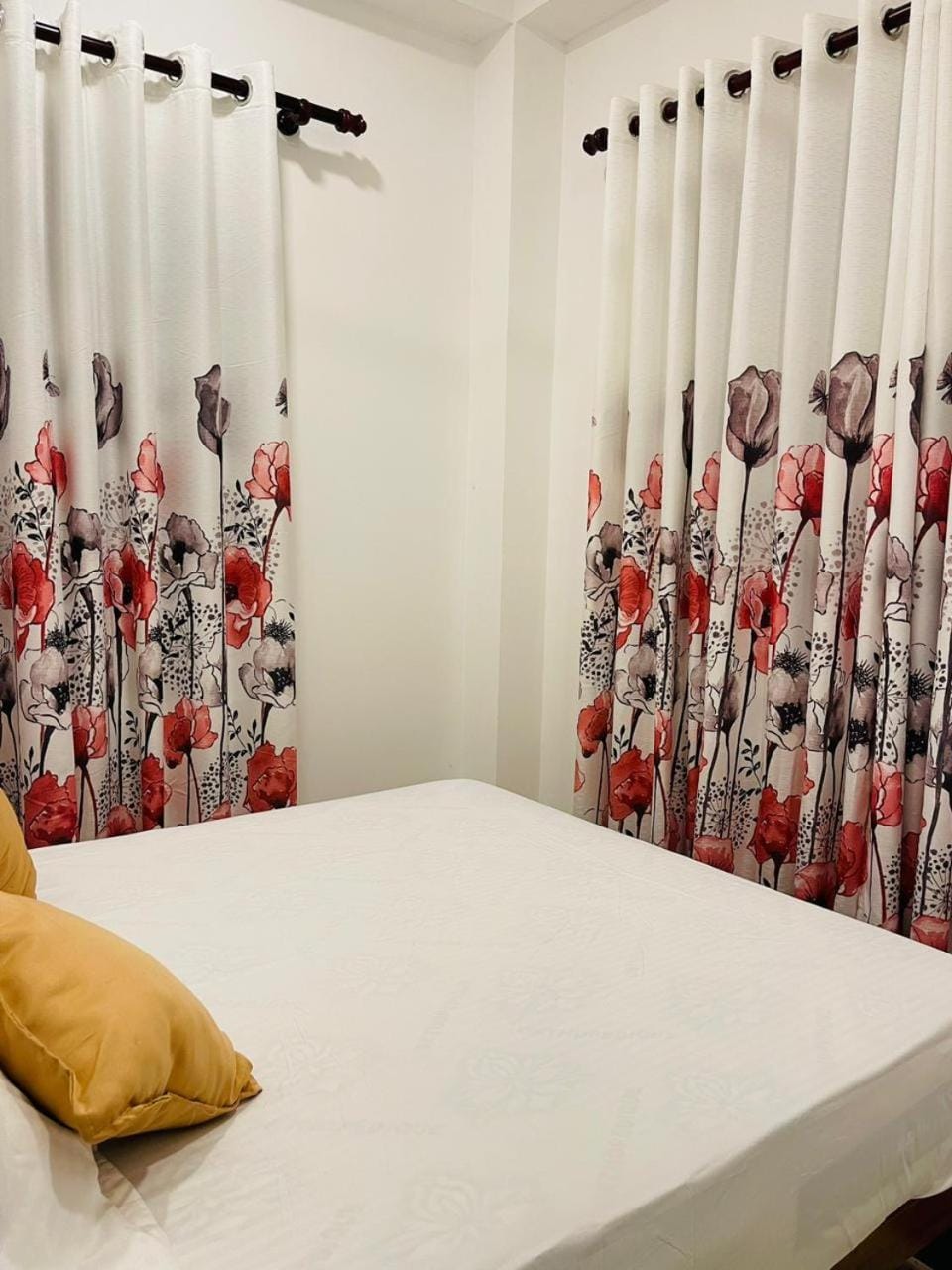 Bed, Decorative detail, Bedroom