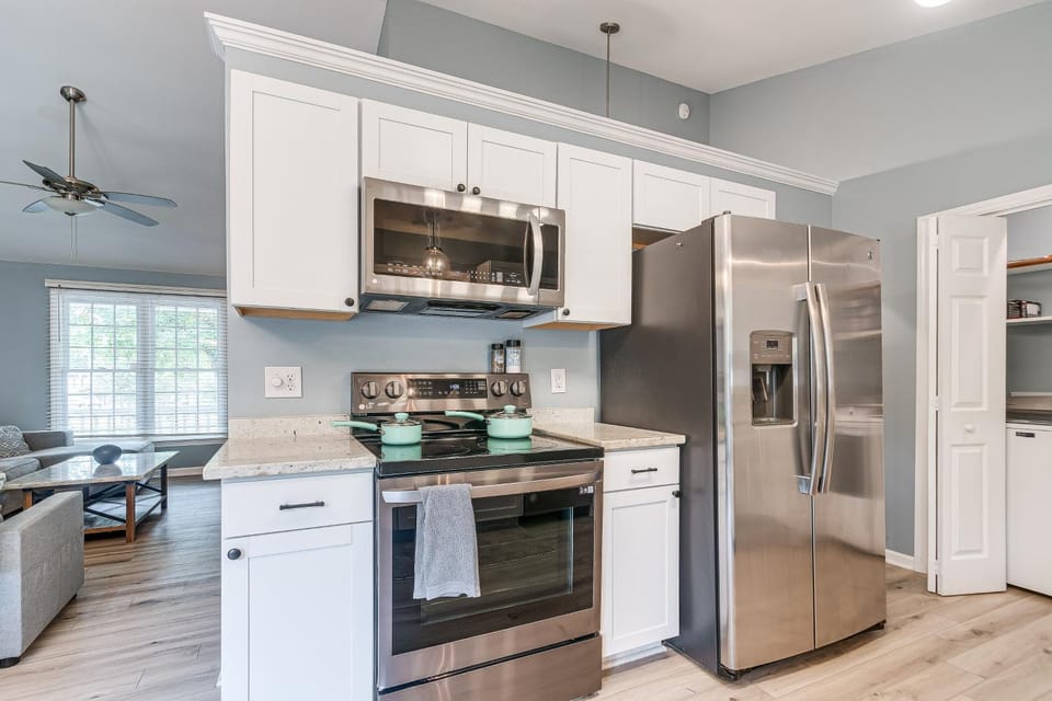 Home w/ Pet-Friendly Yard, 1 Mi to Dtwn Raleigh! House in Raleigh