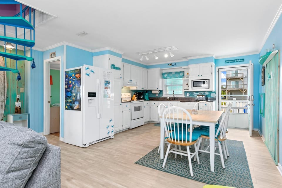 Shady Shack West by Emerald Isle Realty House in Emerald Isle