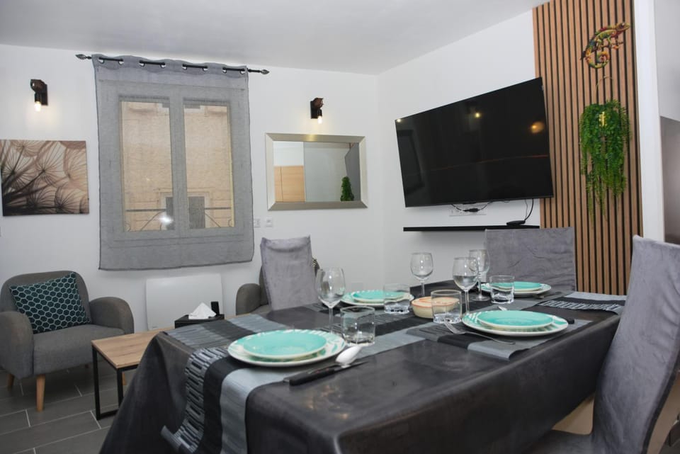 Dining area, Meals
