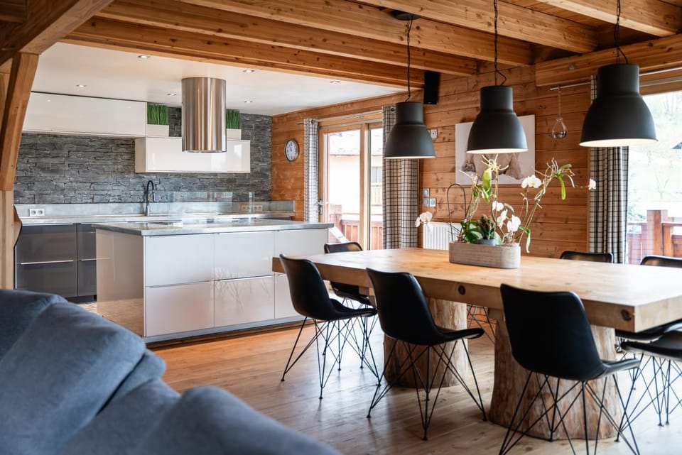 Property building, Kitchen or kitchenette, Living room