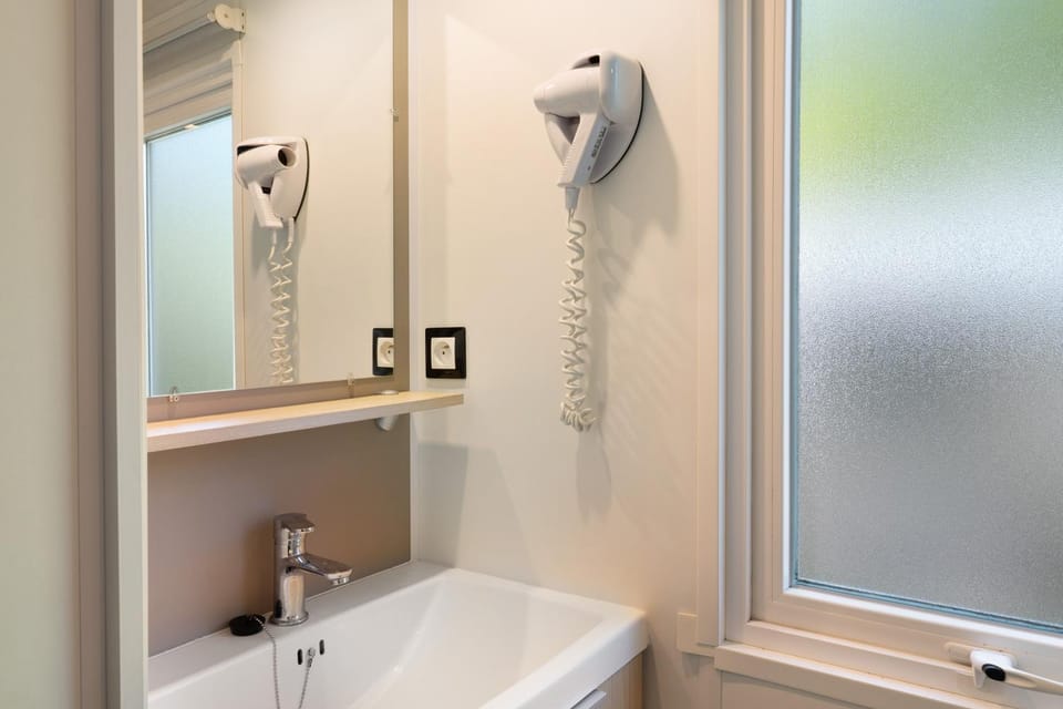 Bathroom, Living room