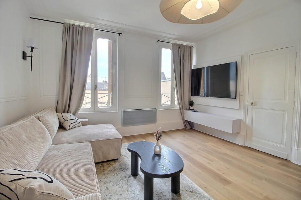 Communal lounge/ TV room, TV and multimedia, Living room