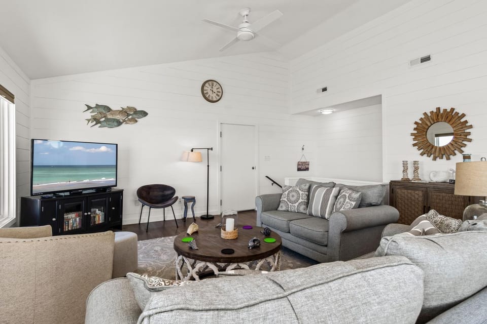 Carolina Clipper East by Emerald Isle Realty House in Emerald Isle
