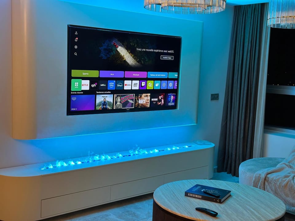 Communal lounge/ TV room, TV and multimedia, Evening entertainment
